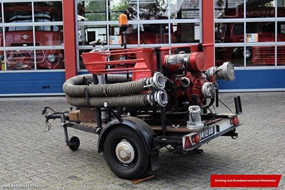 1969 - Van Bergen motorspuit-aanhanger