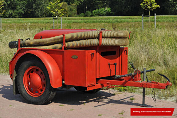 1943 - Harland motorspuit-aanhanger